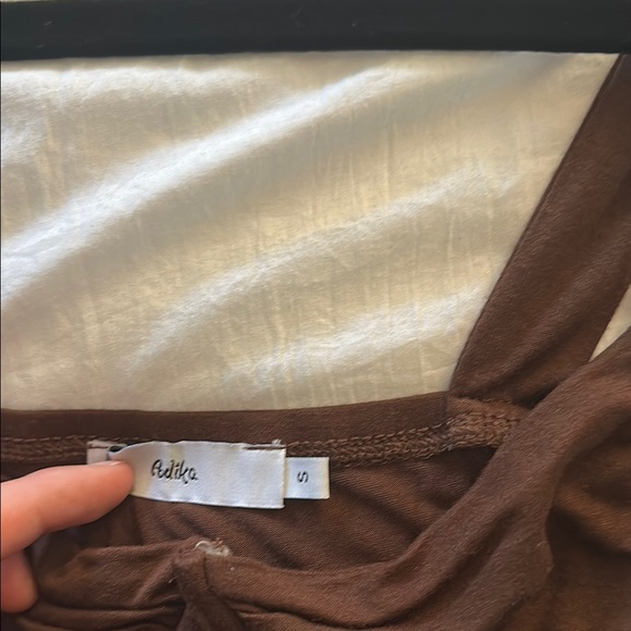 edikted tie-strap cropped top - Picture 2 of 3